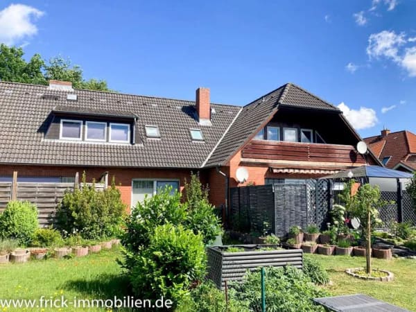 Immobilie in Oldenburg in Holstein - Mehrfamilienhaus (3 Wohneinheiten) + Bauplatz - Bild 1