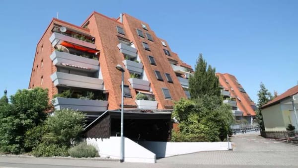 Immobilie in Lauffen am Neckar - *** 2-Zimmer-Erdgeschosswohnung mit großer Terrasse, Aufzug & Tiefgarage in Lauffen am Neckar *** - Bild 1