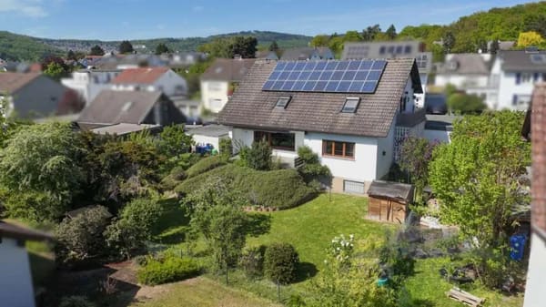 Immobilie in Kelkheim - Provisionsfrei: Attraktives Zweifamilienhaus mit Garten in ruhiger Lage von Kelkheim - Bild 3