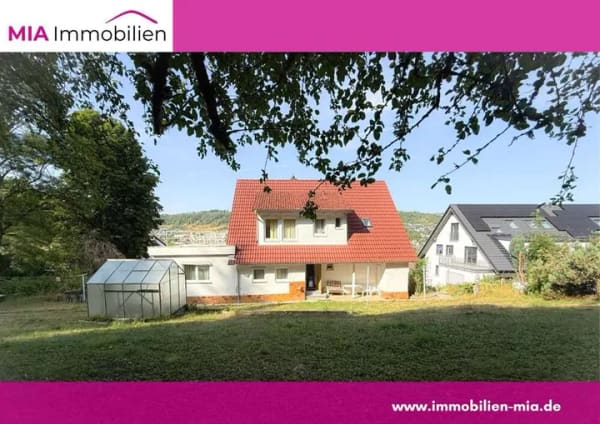 Immobilie in Künzelsau - Rarität in Künzelsau: Dreifamilienhaus mit 1.163 m² Grundstück in traumhafter Waldrandlage - Bild 0