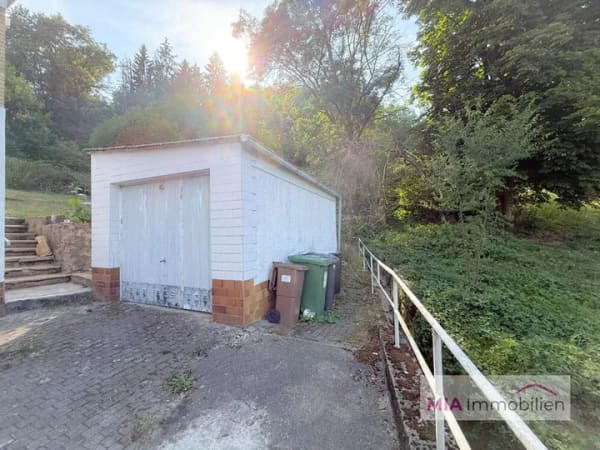 Immobilie in Künzelsau - Rarität in Künzelsau: Dreifamilienhaus mit 1.163 m² Grundstück in traumhafter Waldrandlage - Bild 3