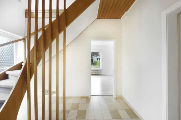 Immobilie in Kölln-Reisiek - Leerstehendes Haupthaus zur Selbstnutzung, zwei vermietete Wohnungen auf 860 m² Bauland - Bild 1
