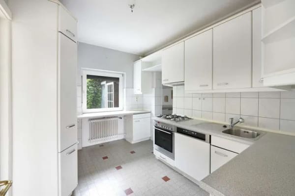 Immobilie in Kölln-Reisiek - Leerstehendes Haupthaus zur Selbstnutzung, zwei vermietete Wohnungen auf 860 m² Bauland - Bild 2