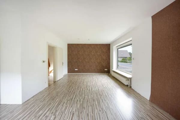 Immobilie in Kölln-Reisiek - Leerstehendes Haupthaus zur Selbstnutzung, zwei vermietete Wohnungen auf 860 m² Bauland - Bild 3