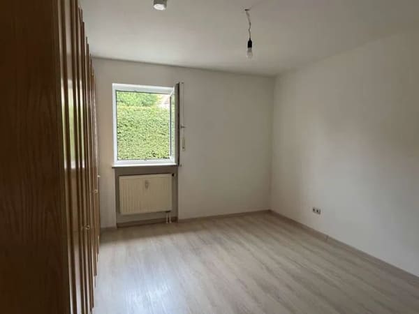 Immobilie in Scheyern - 71 m² Wohnkomfort: 3-Zimmer-Wohnung mit Balkon und zwei Stellplätzen - Bild 1