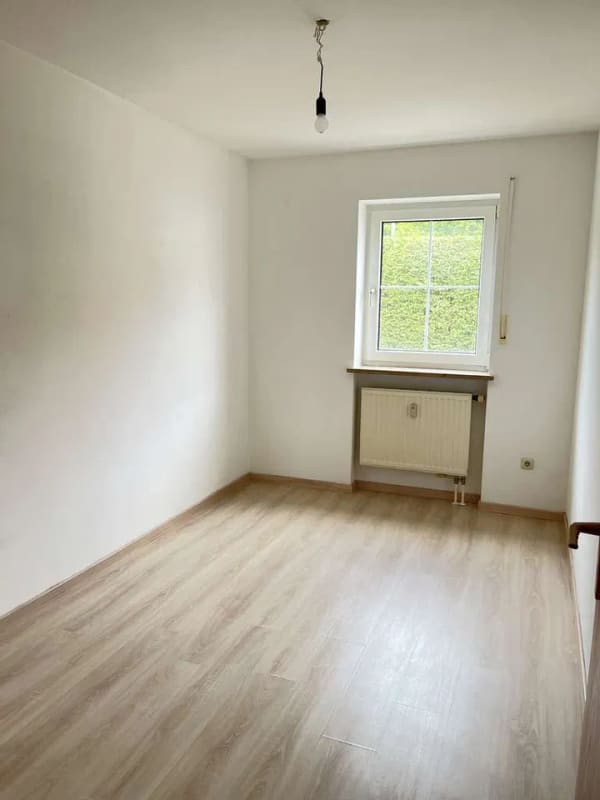 Immobilie in Scheyern - 71 m² Wohnkomfort: 3-Zimmer-Wohnung mit Balkon und zwei Stellplätzen - Bild 2