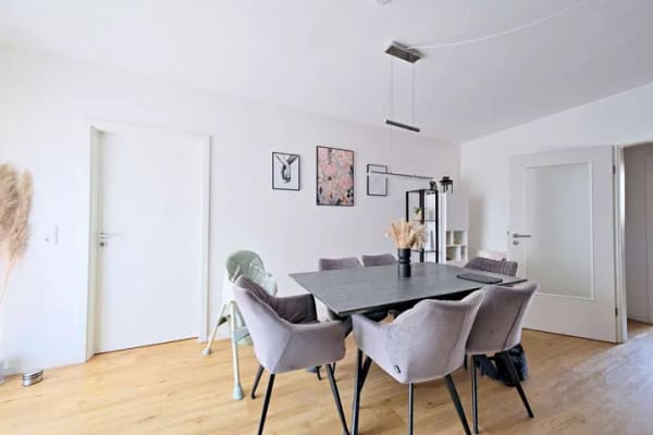 Immobilie in Speichersdorf - Charmante Dachgeschosswohnung mit Balkon – eine attraktive Gelegenheit! - Bild 1