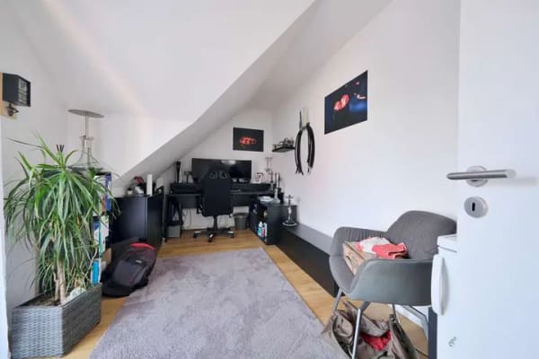 Immobilie in Speichersdorf - Charmante Dachgeschosswohnung mit Balkon – eine attraktive Gelegenheit! - Bild 3