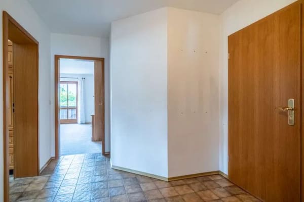 Immobilie in Neubeuern - Wohnen mit Alpenblick: 
Charmante 2-Zimmer-Wohnung mit sonnigem Balkon in Neubeuern - Bild 2