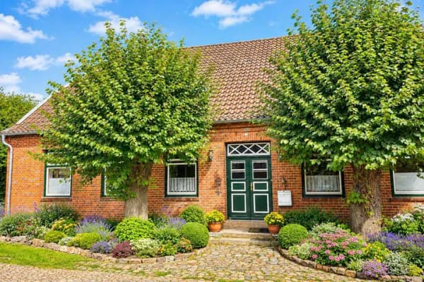 Immobilie in Wangels - Ländliche Eleganz nahe der Ostsee Gepflegtes Rotklinkerhaus in Barensdorf - Bild 1