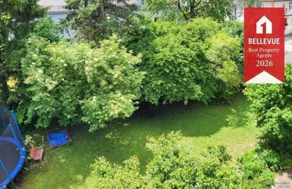 Immobilie in Eichenau - Ausblick ins Grüne – Super Architektur – Große 3 Zimmer-DG-Wohnung mit 2 Loggien u. offenem Giebeln - Bild 0