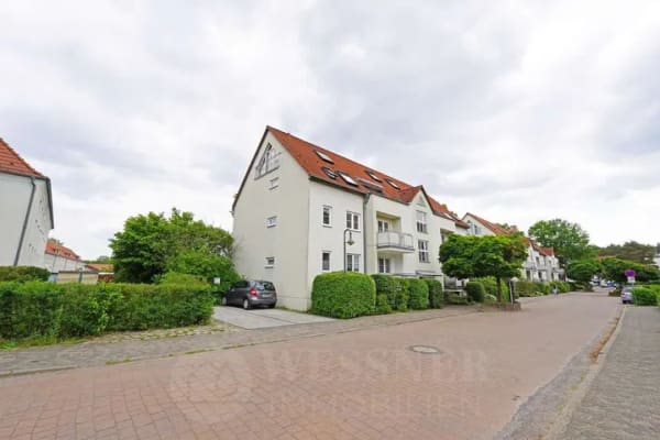 Immobilie in Seddiner See - Bezugsfrei & ohne Käuferprovision: 3-4 Zimmer-Wohnung mit 2 Balkonen und Stellplatz in Seddiner See - Bild 1