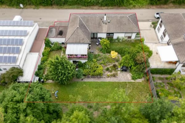 Immobilie in Elchingen - Vielseitiges EFH mit Einliegerpotenzial und großzügigem Grundstück - Bild 1
