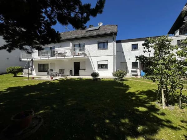 Immobilie in Idstein - Großzügiges Haus mit Einliegerwohnung , Provisionsfrei - Bild 0