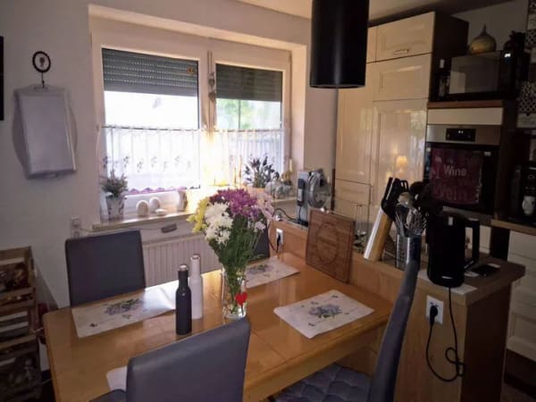 Immobilie in Unterthingau - Flexibel wohnen: Einfamilienhaus mit unverbaubarer Aussicht ins Grüne - Bild 3