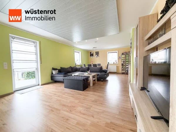 Immobilie in Donnersdorf - Ein Zuhause zum Wohlfühlen - Gepflegtes Einfamilienhaus mit Gartenidylle und vielseitigen Nebengebäuden - Bild 3
