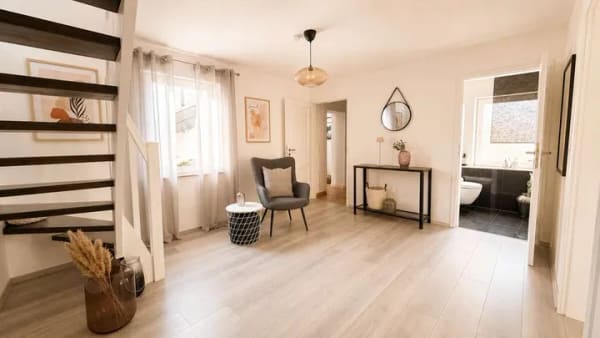 Immobilie in Hückelhoven - Stilvolles Zweifamilienhaus mit schönem Innenhof und großzügiger Werkstatt in Hückelhoven-Hilfarth - Bild 3