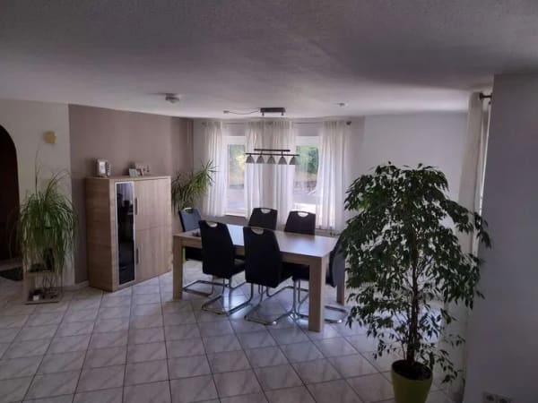 Immobilie in Weissach im Tal - Schöne 3-Zimmer-Maisonette-Wohnung mit Balkon in Weissach im Tal - Bild 0