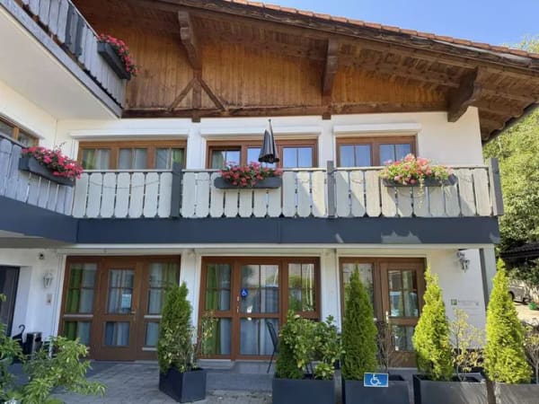 Immobilie in Pfronten - 2 Wohnungen zum Preis von Einer - Bild 0