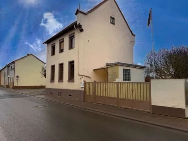 Immobilie in Nack - 
Renovierungsbedürftiges Einfamilienhaus in guter Lage von Nack - Bild 0