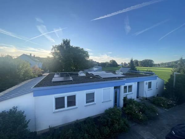 Immobilie in Altdorf bei Nürnberg - Bungalow in bester Lage Altdorfs, eingebettet in viel Grün und mit vielseitigen Ausbaumöglichkeiten! - Bild 0
