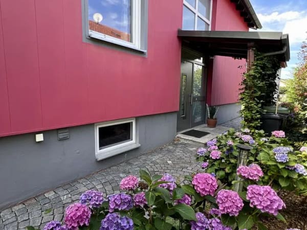 Immobilie in Teublitz - Großzügiges Zweifamilienhaus mit zusätzlichem Baugrundstück – ideal für Familien und Generationenwoh - Bild 2