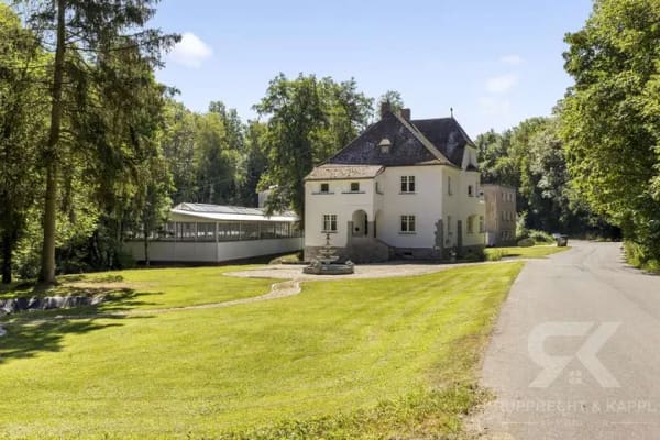 Immobilie in Floß - Ein Anwesen mit Geschichte und Zukunft - Stilvolle Villa für außergewöhnliches Wohnen bei Floß - Bild 0