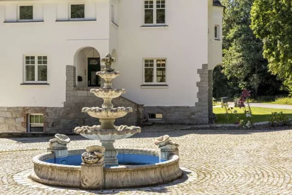 Immobilie in Floß - Ein Anwesen mit Geschichte und Zukunft - Stilvolle Villa für außergewöhnliches Wohnen bei Floß - Bild 1