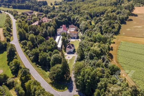 Immobilie in Floß - Ein Anwesen mit Geschichte und Zukunft - Stilvolle Villa für außergewöhnliches Wohnen bei Floß - Bild 2