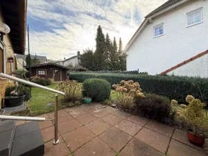 Immobilie in Kiedrich - Hausen v. d. H. nur ca. 7 km von Kiedrich entfernt: Freist. Einfamilienhaus mit Terrasse und Garten - Bild 1