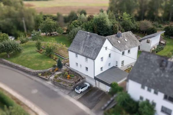 Immobilie in Nannhausen - Gepflegtes Ein- bis Zweifamilienhaus mit PV-Anlage auf großem Grundstück in Ortsrandlage - Bild 3