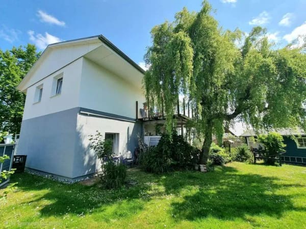 Immobilie in Bergen auf Rügen - [PROVISIONSFREI]    Durchdachte Architektur am Wasser: Das Haus der Möglichkeiten in Lietzow (Rügen) - Bild 0