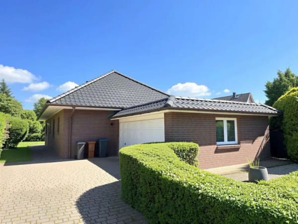 Immobilie in Nottensdorf - Gepflegtes Einfamilienhaus mit Ausbaureserve und Doppelgarage in ruhiger Wohnlage - Bild 2