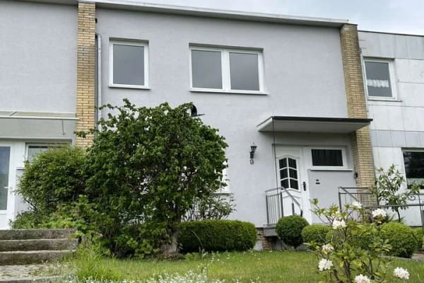 Immobilie in Lütjenburg - Kleines Mittelreihenhaus  in Ostseenähe, auch als eigenes Ferienhaus nutzbar - Bild 0