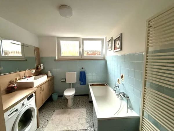 Immobilie in Jockgrim - Charmanter Blickfang mit Entwicklungspotenzial: Zweifamilienhaus in unverbaubarer Hanglage - Bild 4