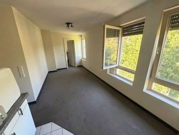 Immobilie in Ludwigsburg - Traumhafte 2-Zimmer Wohnung im Herzen von Ludwigsburg mit TG-Stellplatz - Bild 3