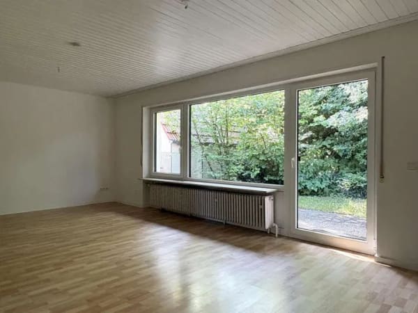 Immobilie in Billigheim-Ingenheim - EFH mit zwei Garagen und schönem Gartenbereich - Bild 2