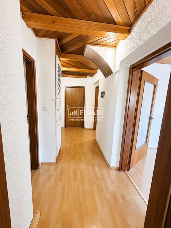 Immobilie in Hof - *Großzügiges 3-Familienhaus mit drei Garagen – Eigennutzung und Kapitalanlage perfekt kombiniert* - Bild 3