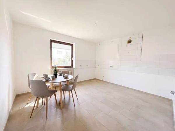 Immobilie in Altenmarkt an der Alz - Sofort zum Einzug bereit - sonniger Balkon und Garten - Bild 2