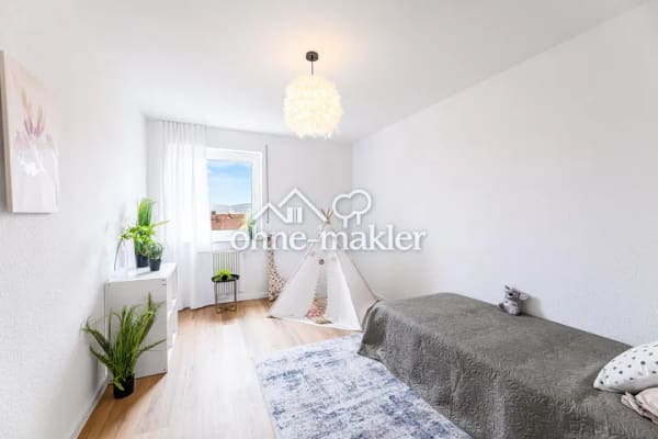 Immobilie in Hallstadt - PROVISIONSFREI: Renovierte 3-Zimmer-Wohnung mit Balkon, Domblick, Aufzug und Garage - Bild 0