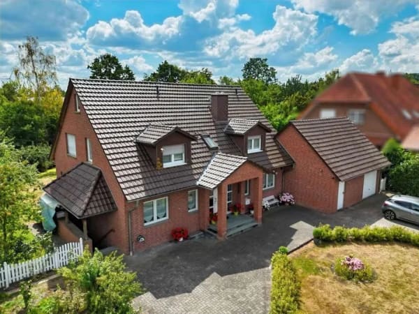 Immobilie in Stemwede - Viel Platz zum Wohlfühlen - Attraktives Wohnhaus in Levern! - Bild 2