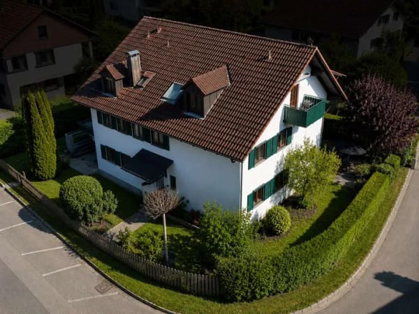 Immobilie in Langenpreising - MH Immobilien -helle DG-Wohnung mit Westbalkon - ideal auch als Teil eines Mehrgenerationenhauses - Bild 0