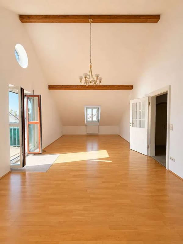 Immobilie in Langenpreising - MH Immobilien -helle DG-Wohnung mit Westbalkon - ideal auch als Teil eines Mehrgenerationenhauses - Bild 2
