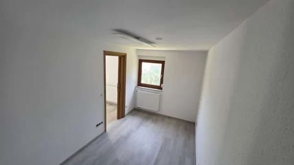 Immobilie in Winterbach - Großzügiges Zuhause mit viel Potenzial und traumhaftem Garten - Bild 2