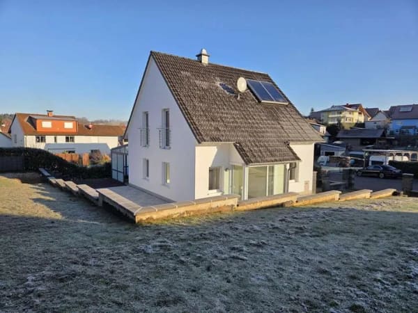 Immobilie in Gerach - 🏡 Massives Einfamilienhaus in Bestlage - modern, ruhig, sofort bezugsfrei - Bild 3