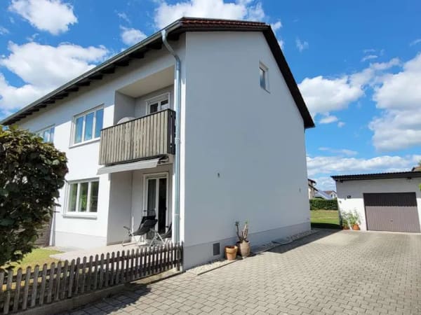 Immobilie in Salching - Gepflegte Doppelhaushälfte mit großem Garten – modernisiert, provisionsfrei & bezugsfrei ab 10/2027 - Bild 0