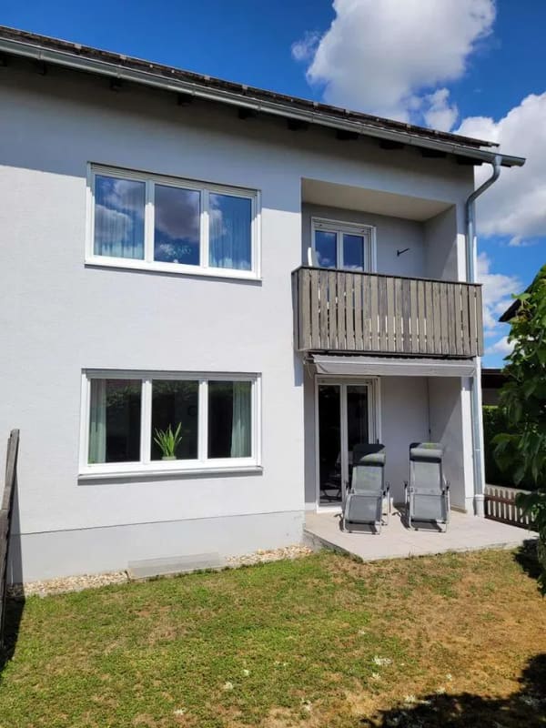 Immobilie in Salching - Gepflegte Doppelhaushälfte mit großem Garten – modernisiert, provisionsfrei & bezugsfrei ab 10/2027 - Bild 1