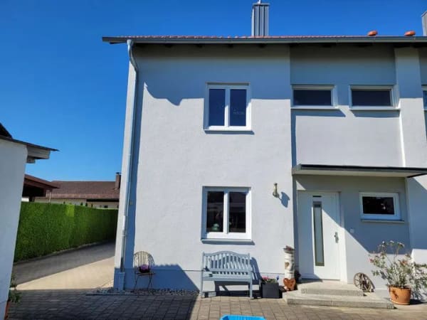 Immobilie in Salching - Gepflegte Doppelhaushälfte mit großem Garten – modernisiert, provisionsfrei & bezugsfrei ab 10/2027 - Bild 2