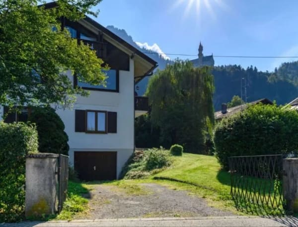 Immobilie in Schwangau - Weltbekannte Kulisse, absolute Ruhe: Exklusive Ferienwohnung am Fuß von Schloss Neuschwanstein - Bild 0