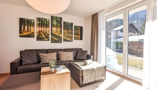 Immobilie in Schwangau - Weltbekannte Kulisse, absolute Ruhe: Exklusive Ferienwohnung am Fuß von Schloss Neuschwanstein - Bild 2